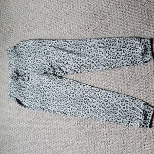 Chicos Zenergy Size 0 joggers, lounge wear. NWT